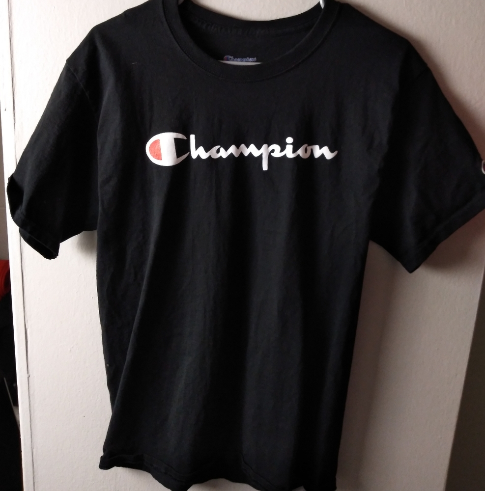 Champion T-shirt. Mens. Size M.